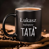 Czarny kubek z grawerem „Najlepszy Tata” i imieniem