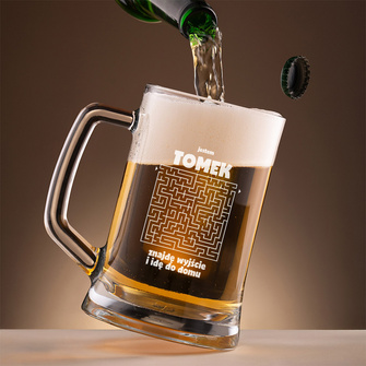 Kufel z grawerem ZNAJDĘ WYJŚCIE I IDĘ DO DOMU prezent z imieniem