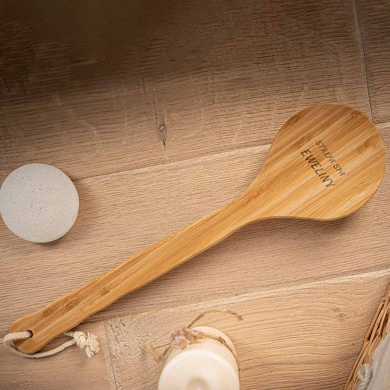 Bambusowa szczotka do kąpieli z grawerem STREFA SPA + IMIĘ dla niej