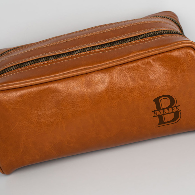 Personalizowana kosmetyczka NA PREZENT dla mężczyzny z TWÓJ GRAWER