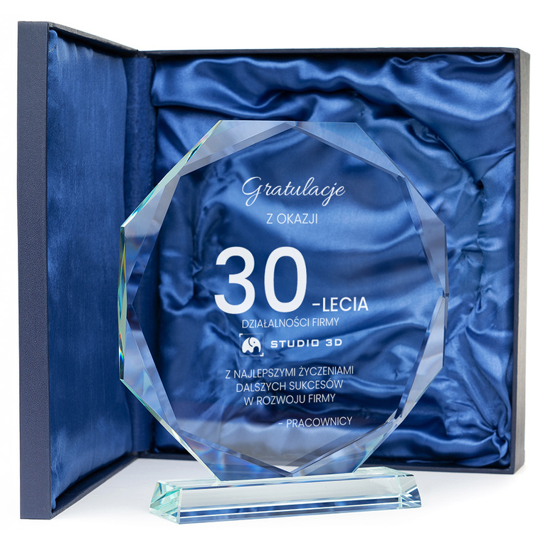 Statuetka z grawerem – prezent na 30-LECIE DZIAŁALNOŚCI FIRMY