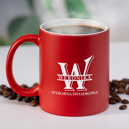 Czerwony kubek z grawerem dla świadkowej – imię i „Wyborna Świadkowa”