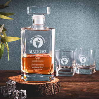PREZENT DLA PODRÓŻNIKA I AMATORA WHISKY Zestaw do whisky - karafka i 2 szklanki z grawerem