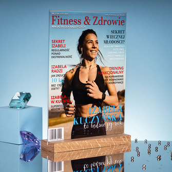 Statuetka z plexi z drewnianą podstawką 21x30 cm | Prezent dla kobiety fit