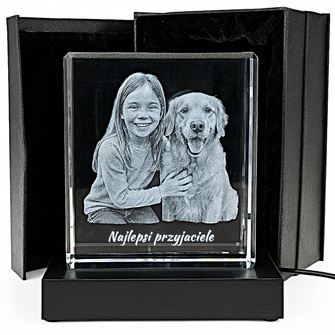 Fotokryształ 3D z grawerunkiem dziecka i pieska – pamiątka z podstawką LED