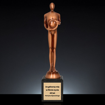 Statuetka WIKTOR – za główną rolę w filmie życia – 40 URODZINY