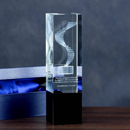 Nagroda za OSIĄGNIĘCIA BIZNESOWE - schody 3D w szklanej statuetce