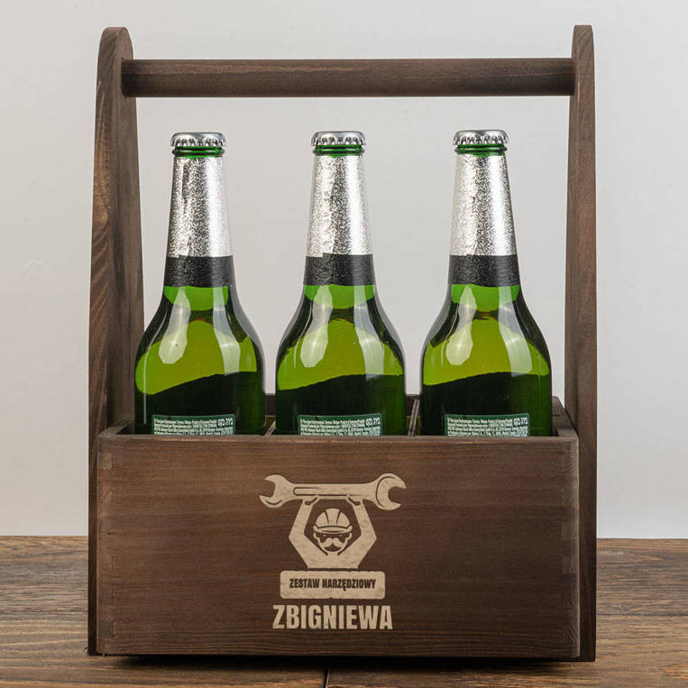 Grawerowane nosidło drewniane na piwo ZESTAW NARZĘDZIOWY + IMIĘ