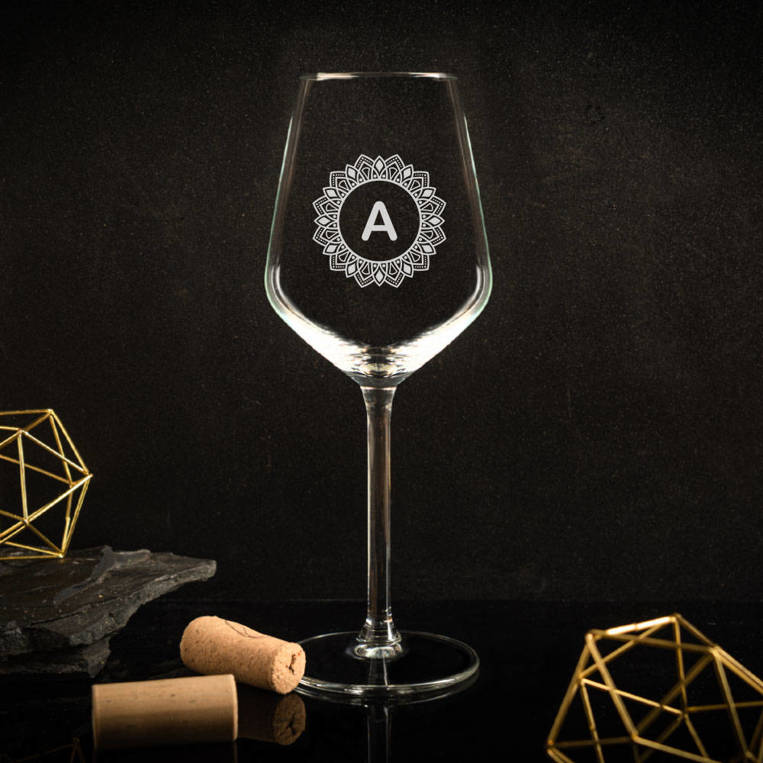 Kieliszek do wina białego z MONOGRAMEM na prezent